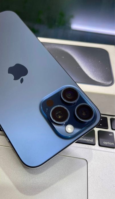 iPhone 15 PRO blue cu 96% Bateria