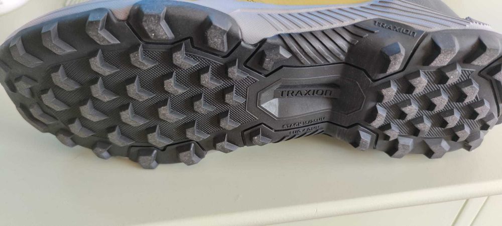 Adidas EASTRAIL 2 mid r. rdy