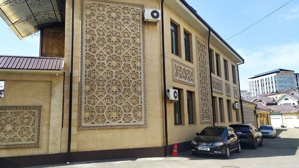 Продается дом 3.9 сотки Ракат Боши_Фасад 17м_бассейн и сауна