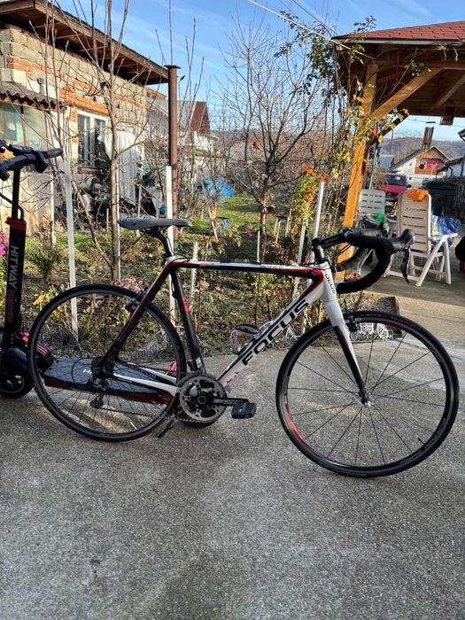 Bicicleta Cursiera full carbon FELT F6 si Focus Mares