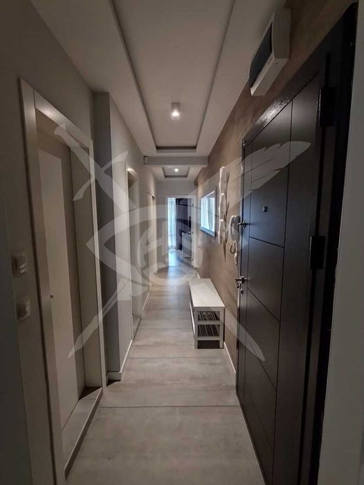 Дава се под наем Тристаен апартамент в Варна, Център - 120 кв.м за 1296.42 € - Снимка #8