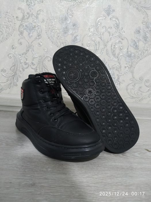 Зўр ботинка сотилади 38®