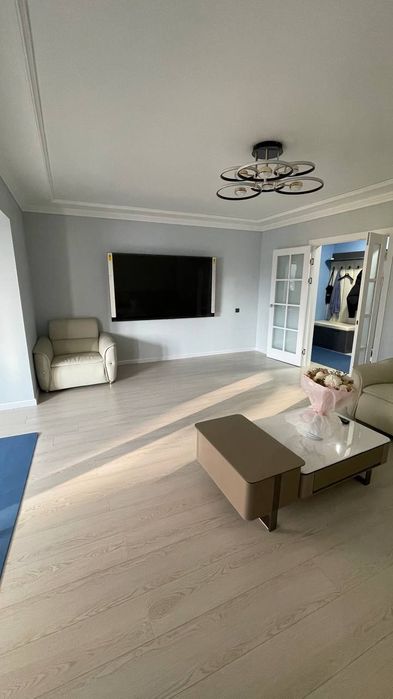 Продаётся 2 в 3х комнатную на Дархане 107м²