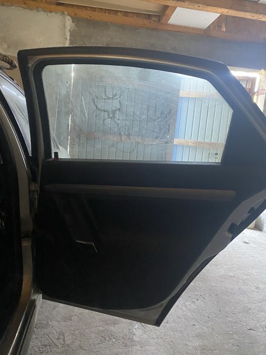 Vand usi si portbagaj pentru opel vectra B Hayon