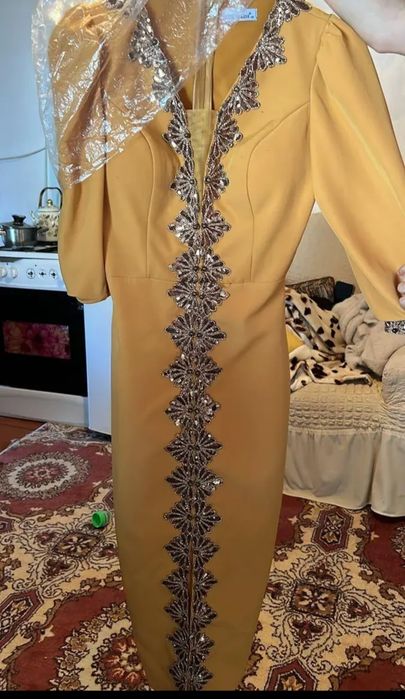 Продам разные новые платья