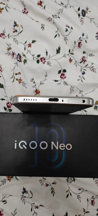 Iqoo neo 10 pro.