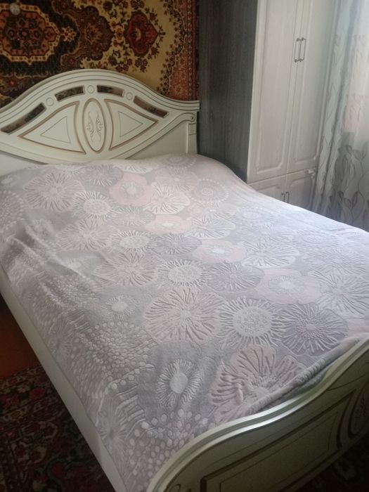 Продам спальный гарнитур в отличном состоянии