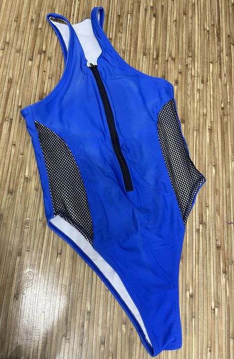 открытый синий купальник