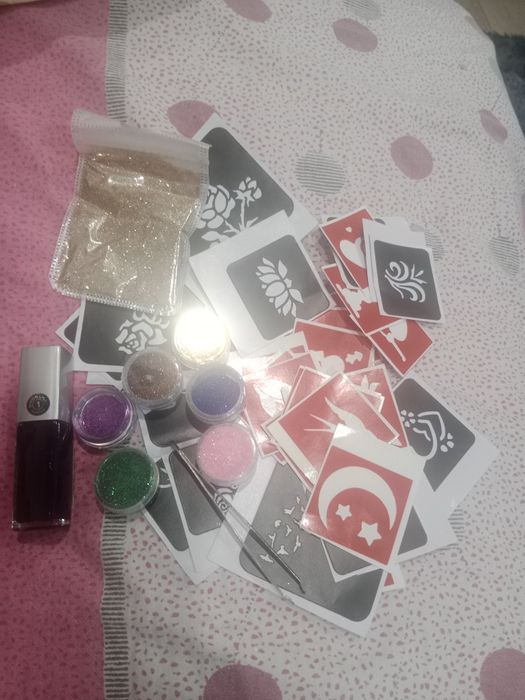 Продам рулон одноразовых простыней в черном цвете.