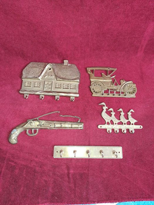 cuier alama agatatori bronz