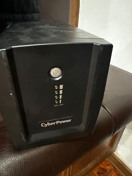 Источник бесперебойного питания ut1500ei