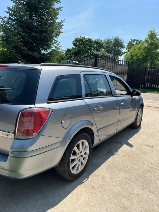 Opel astra H   .