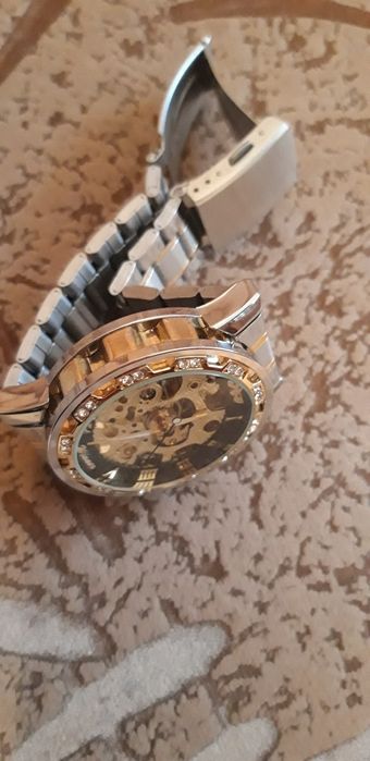 Продам наручные часы  WINNER