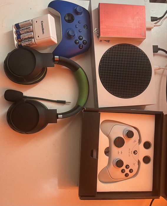xbox series S + аккаунт с играми