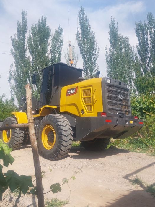 Traktor pogruzchil xcmg