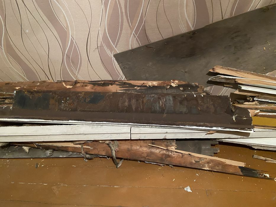 Отдам дрова из под окон.