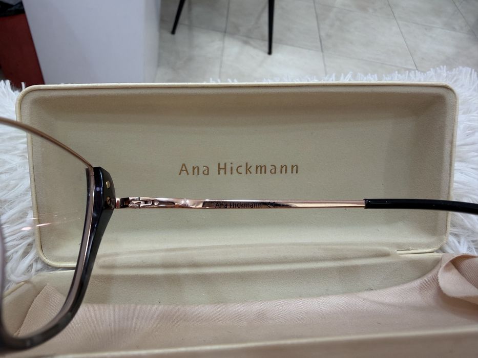 Anna Hickmann (нови)