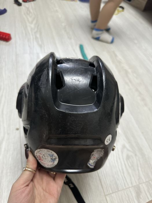 Продам коньки Bauer и шлем