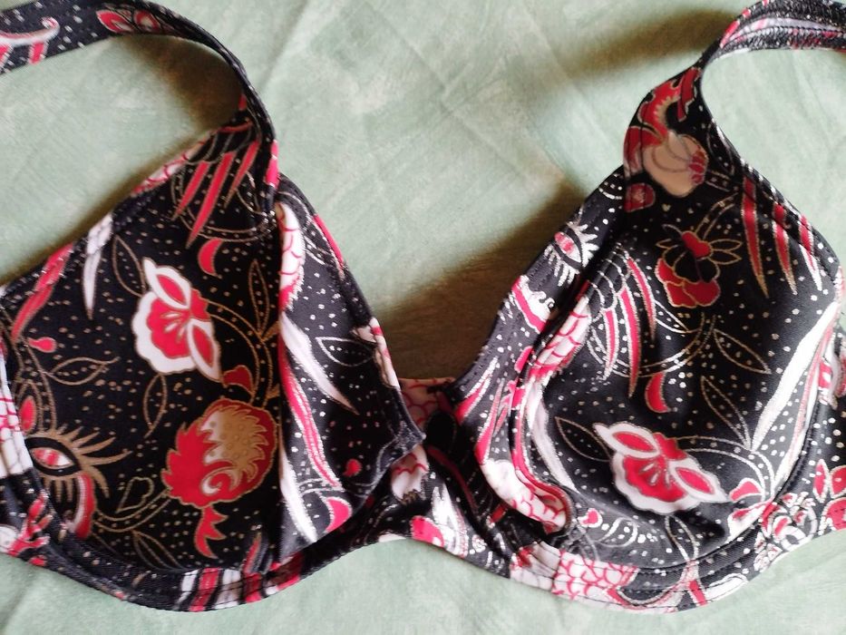 Sutien Baie color, made in Hungary! Marime: M/70 cm! Nou fara etichet