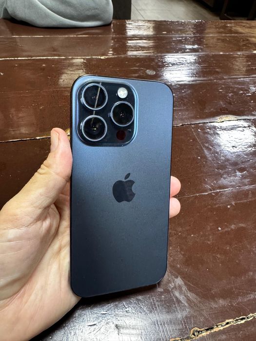 Iphone 15 pro 128 gb……