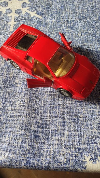 Умалени модели на FERRARI
