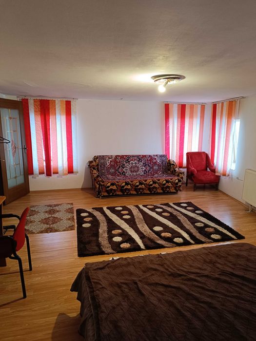 Camera de închiriat vila