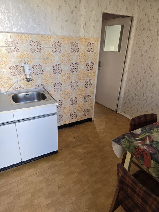 Дава се под наем Двустаен апартамент в Горна Оряховица - 70 кв.м за 250 € - Снимка #2