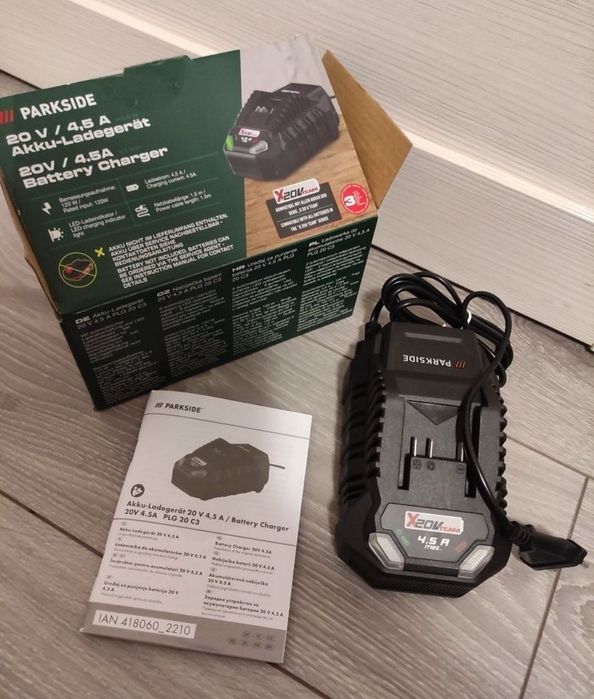 Incarcator rapid Parkside 20 V 4,5 ah cu ventilator racire