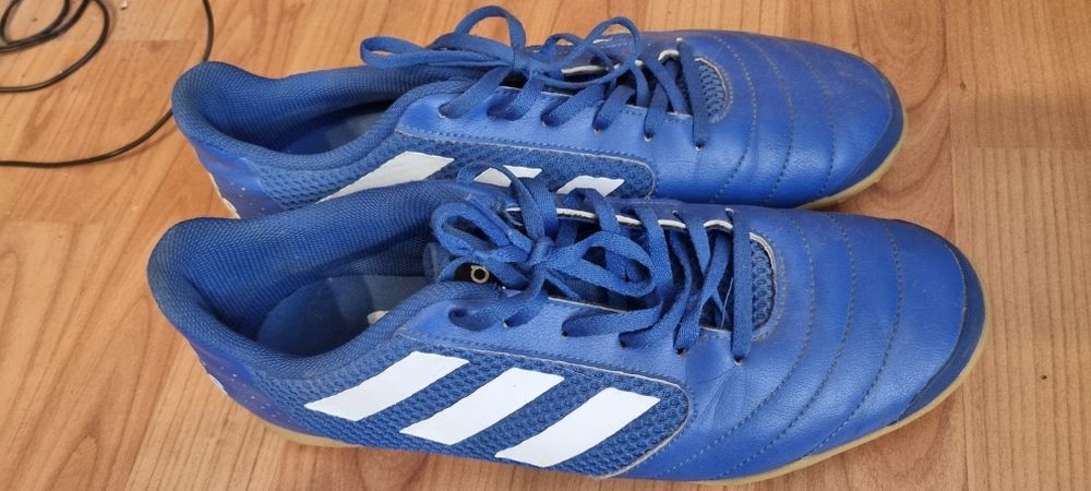 Adidas Sala!Футболни обувки за зала!