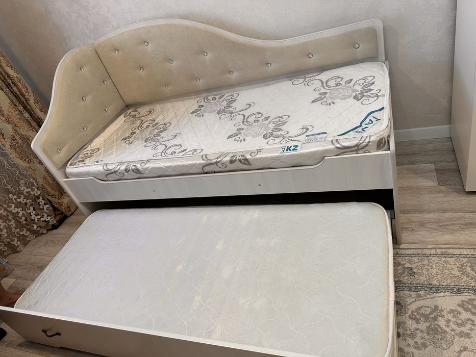 Кровать двойная