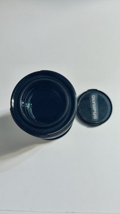 Obiectiv foto Zuiko 60 mm pentru aparate micro four thirds.