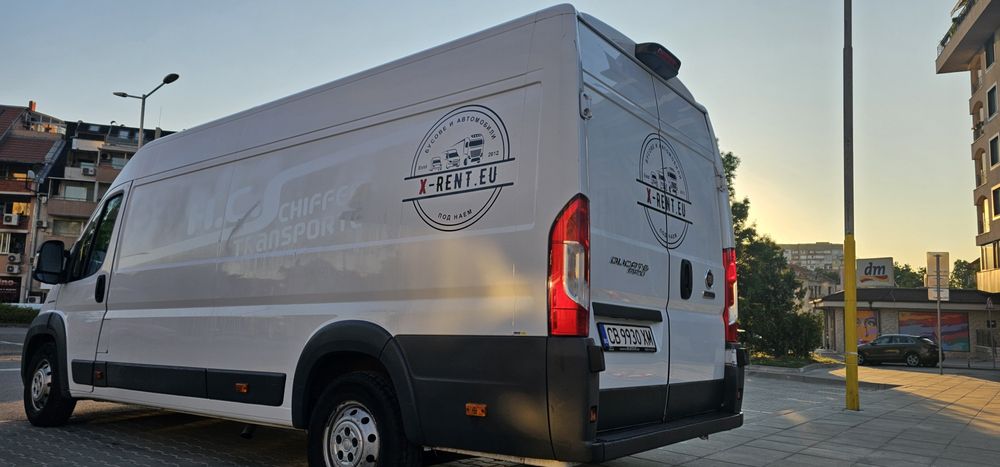 Наем на товарни бусове за превоз в страната и чужбина