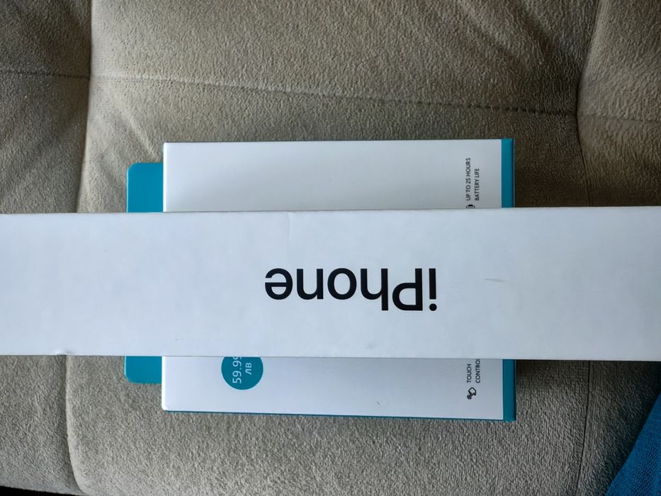 Iphone 16e Чисто нов+слушалки!