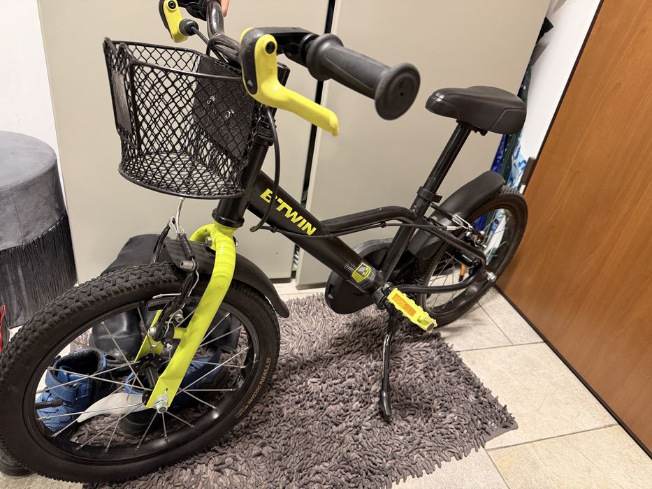 Vand Bicicleta B-Twin 16’ cu roti ajutatoare