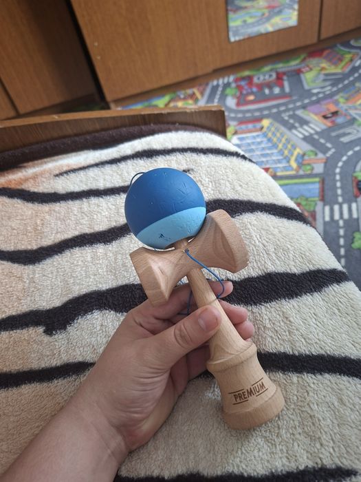Un kendama cu premium