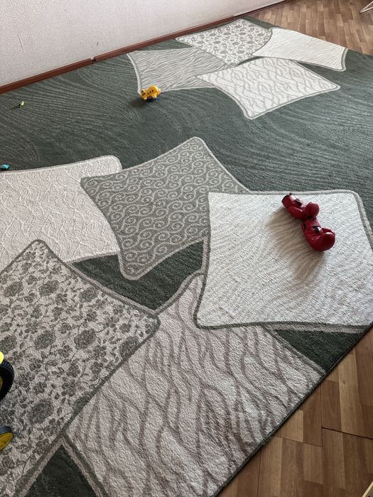 Б/у  размер 4,5*3