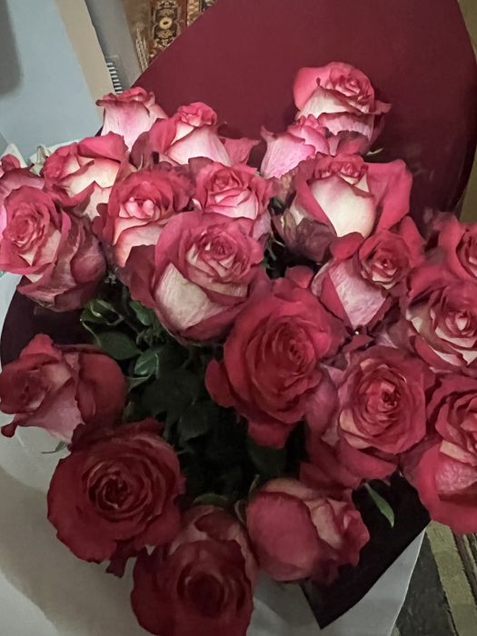 Продам букет роз 100-110 см.