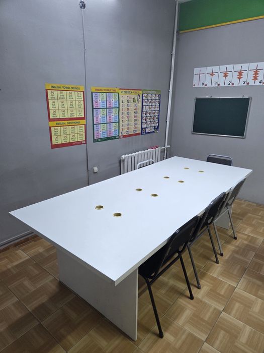 Продам стол и 6 стульев