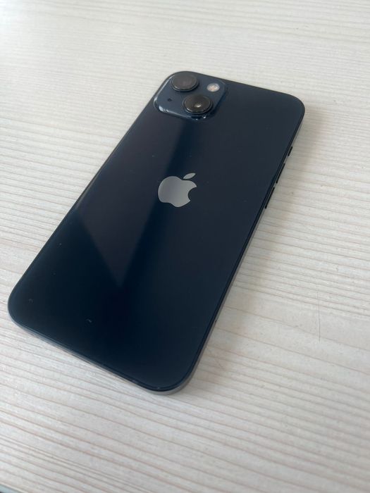 Продам 13 айфон.