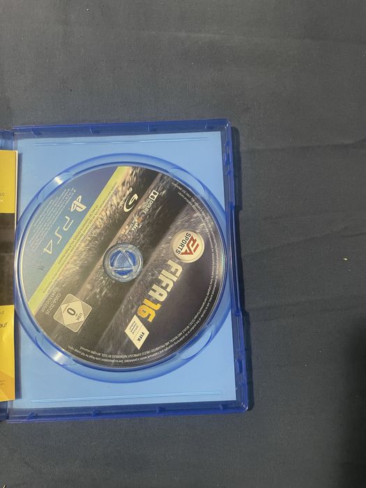 Продавам игри за плейстейшън 4