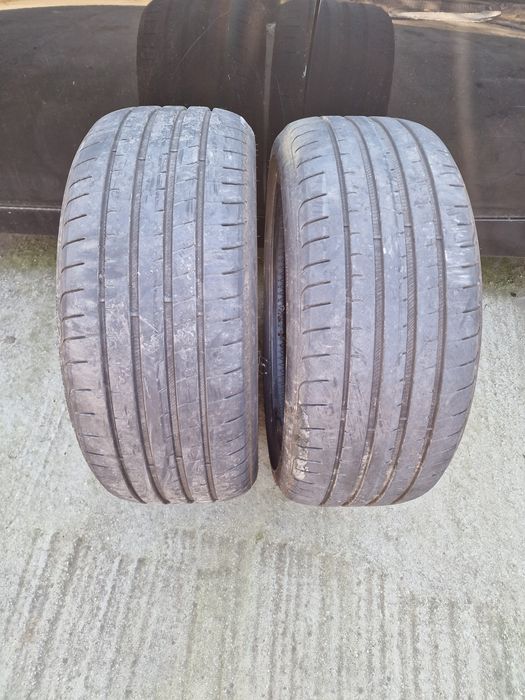 Vand 2 anvelope GoodYear 225 40 R19