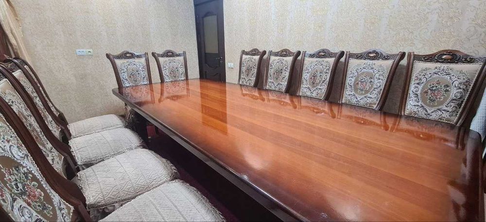 Продам стол и стулья
