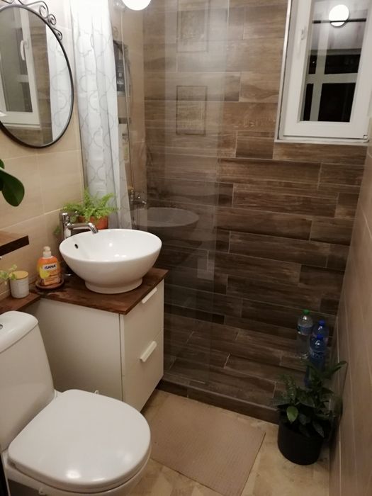 Стъклен параван за баня