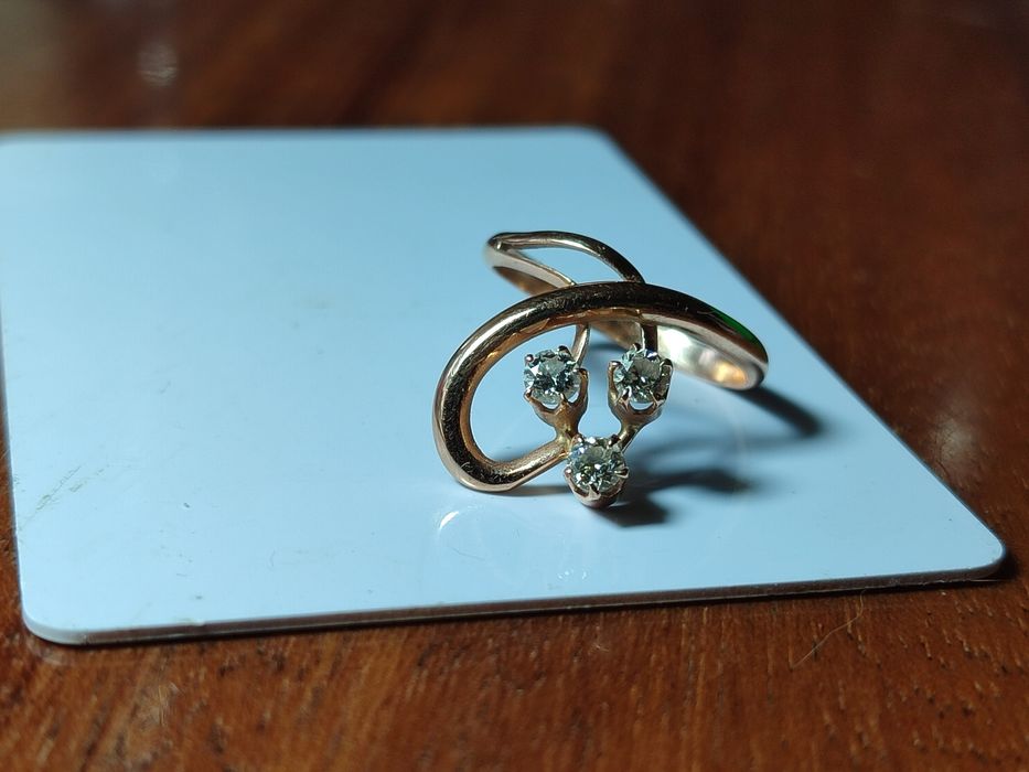 Продам кольцо советское с бриллиантами