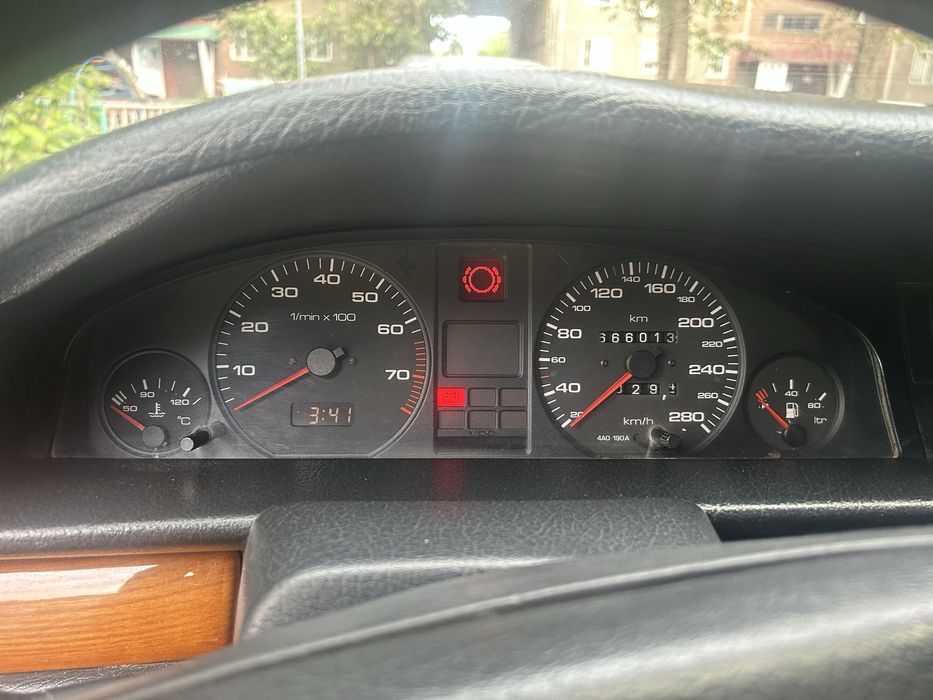 Продам ауди 100с4