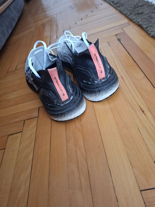 Adidas Ultraboost PB
Pantofi Ultraboost PB
Pantofi Ultraboost PB