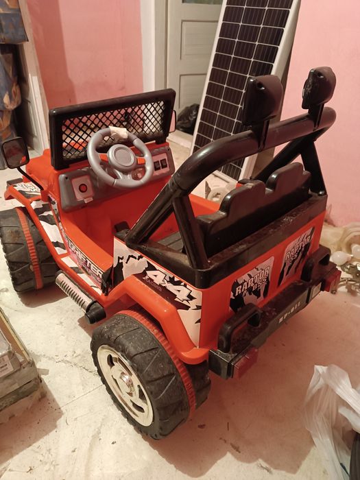 Mașinuță electrica copii in perfecta stare foarte puțin folosita