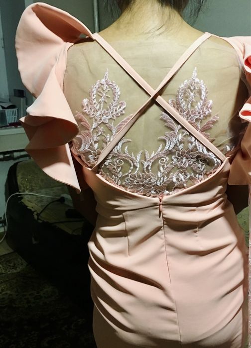 Вечернее платье макси длины