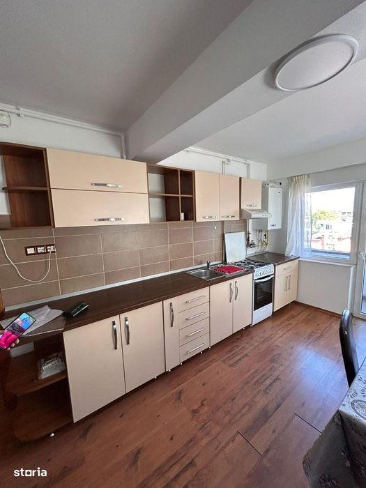 De inchiriat Apartament 2 camere, zona Centru.