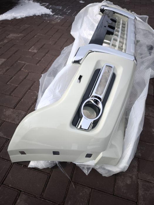 Бампер решетка Митсубиси паджеро